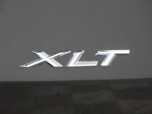Used 2023 Ford Explorer XLT w/ Equipment Group 202A RWD image 6