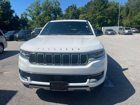 Used 2024 Jeep Wagoneer L Series II w/ Flexible Seating Group AWD/4WD image 2