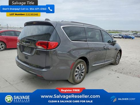Used 2019 Chrysler Pacifica Touring-L Plus FWD image 4