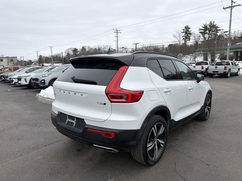 Used 2019 Volvo XC40 T5 R-Design image 6