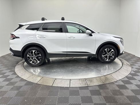 Used 2024 Kia Sportage EX AWD/4WD image 17