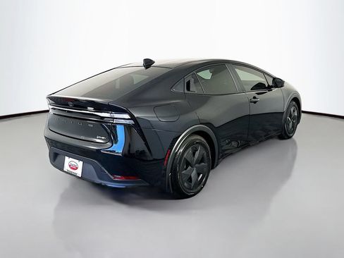 Used 2026 Toyota Prius Plug-In Hybrid FWD image 5