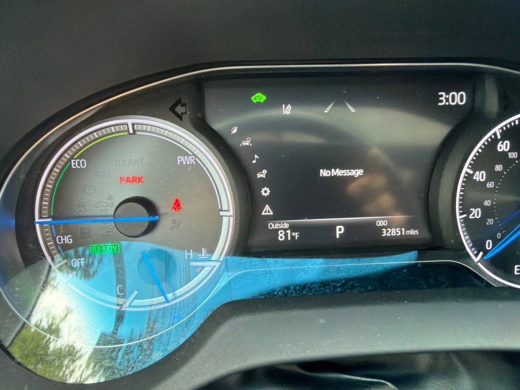 Used 2023 Toyota Venza Nightshade AWD/4WD image 11