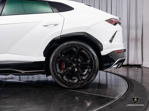 Used 2019 Lamborghini Urus AWD/4WD image 12