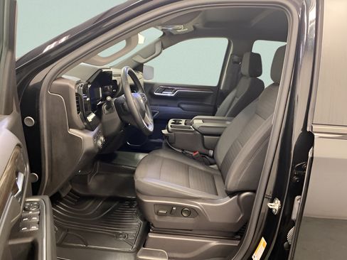 Used 2024 Chevrolet Silverado 1500 LT AWD/4WD image 8