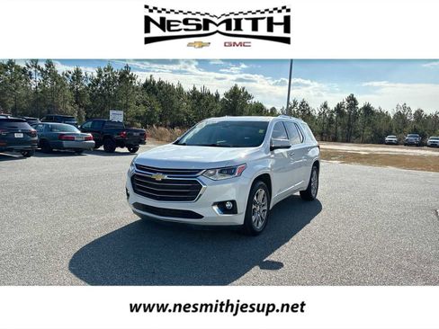 Used 2020 Chevrolet Traverse Premier w/ LPO, Floor Liner Package image 1