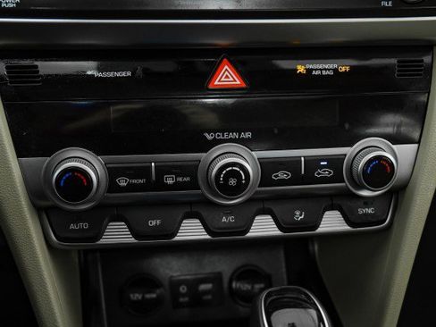 Used 2020 Hyundai Elantra Value Edition image 23