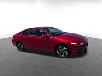 Used 2025 Hyundai Elantra SEL FWD video 2