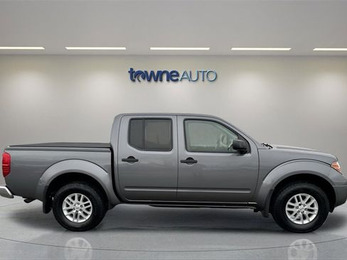 Used 2018 Nissan Frontier SV image 6