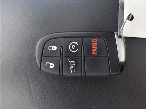 Used 2020 Jeep Grand Cherokee Summit image 39