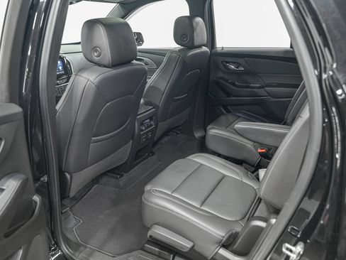 Used 2022 Chevrolet Traverse LT w/ LT Premium Package AWD/4WD image 27