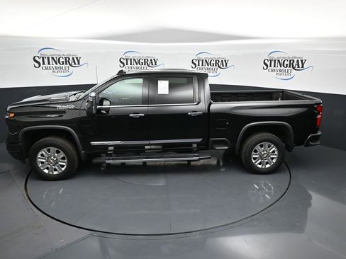Used 2024 Chevrolet Silverado 2500 High Country w/ High Country Premium Package AWD/4WD image 25
