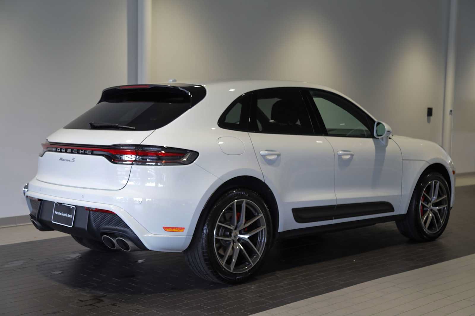 Used 2025 Porsche Macan S AWD/4WD image 8