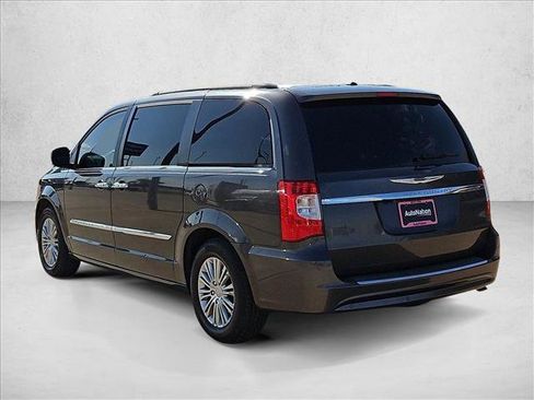 Used 2015 Chrysler Town & Country Touring-L w/ Driver Convenience Group FWD image 8
