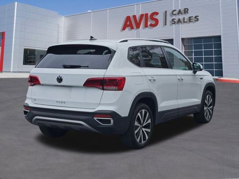 Used 2024 Volkswagen Taos SE image 6