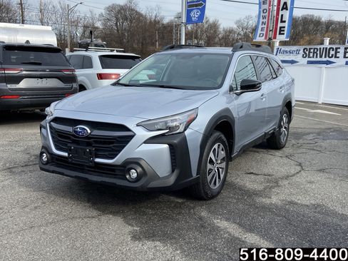 Used 2025 Subaru Outback Premium w/ Popular Package #1 image 8