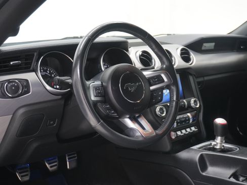 Used 2018 Ford Mustang GT Premium RWD image 11