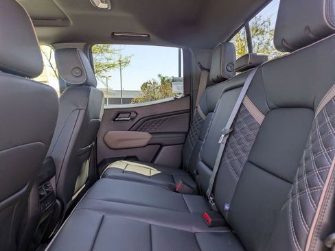 New 2026 GMC Canyon Denali w/ LPO, Denali Black Edition image 17