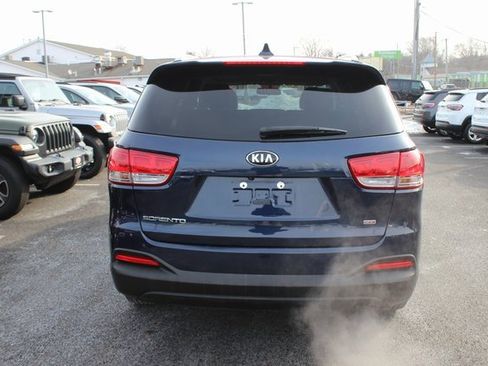 Used 2018 Kia Sorento LX image 26