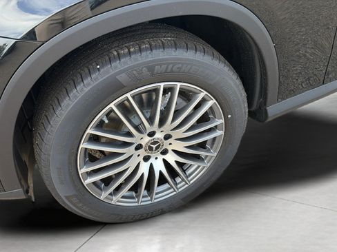 Used 2026 Mercedes-Benz GLC 300 4MATIC image 2