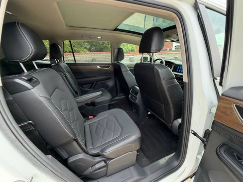 Certified 2024 Volkswagen Atlas SE w/ Panoramic Sunroof Package AWD/4WD image 25