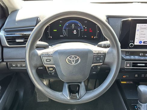 Used 2025 Toyota Camry LE FWD image 11