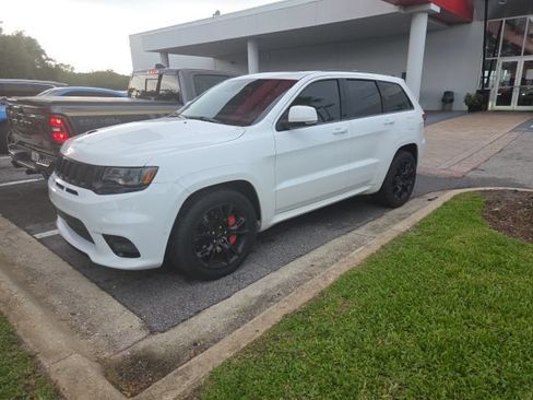 Used 2017 Jeep Grand Cherokee SRT AWD/4WD image 2