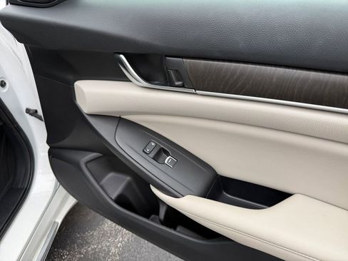 Used 2022 Honda Accord Touring image 22