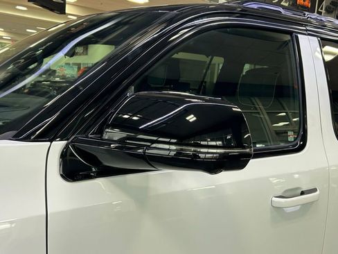 New 2025 Jeep Grand Wagoneer Series III w/ Rear Seat Video Group 1 image 6