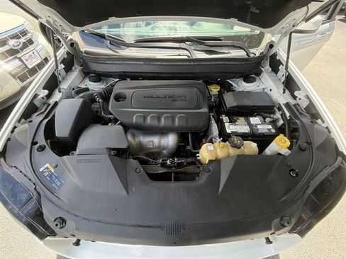 Used 2021 Jeep Cherokee Latitude Plus AWD/4WD image 11