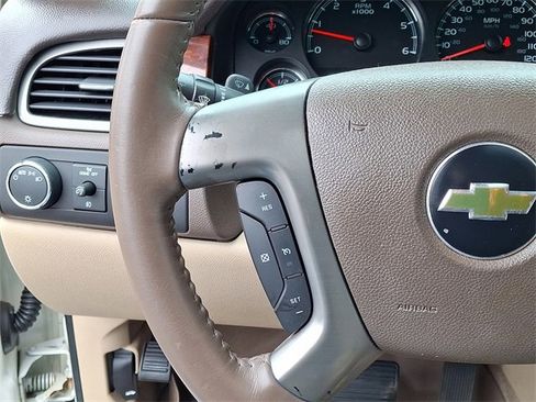 Used 2011 Chevrolet Suburban LTZ image 22