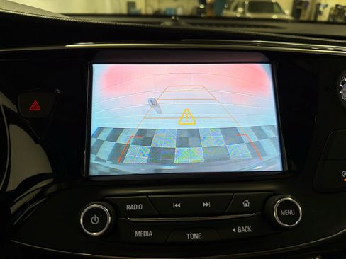 Used 2020 Buick Envision Essence AWD/4WD image 16