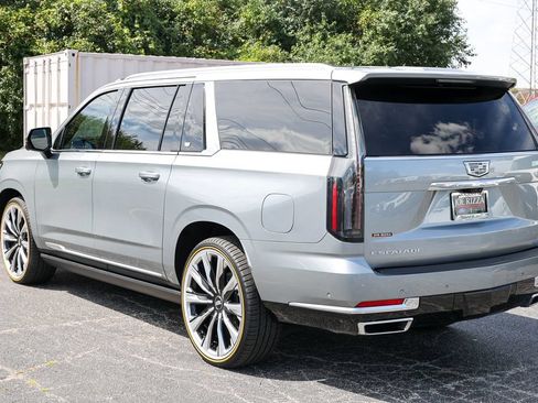 Used 2025 Cadillac Escalade ESV Premium Luxury Platinum AWD/4WD image 36