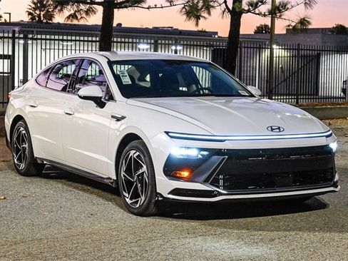 New 2026 Hyundai Sonata SEL image 3
