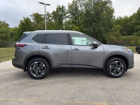 New 2026 Nissan Rogue SV w/ SV Premium Package image 4