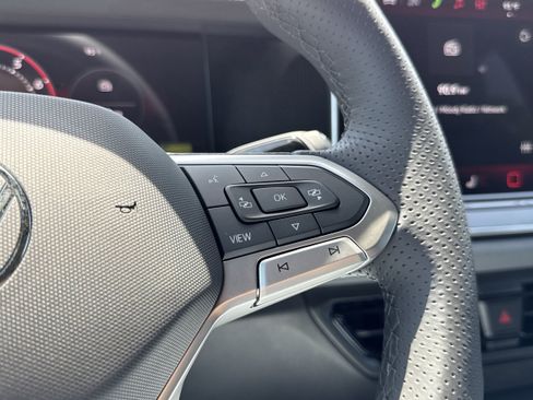 New 2026 Volkswagen Tiguan SE R-Line FWD image 32
