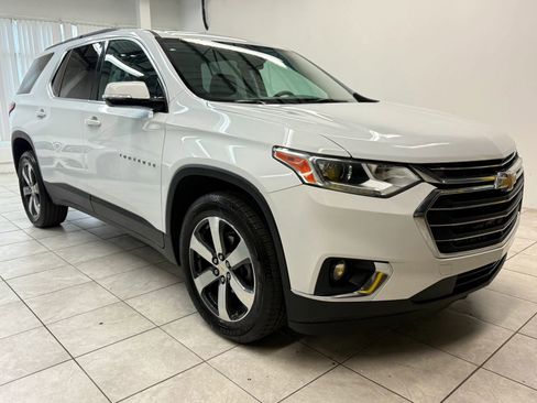 Used 2020 Chevrolet Traverse LT w/ LT Premium Package image 1