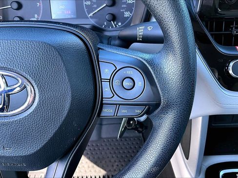 Certified 2024 Toyota Corolla Cross L image 23