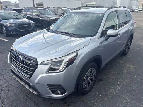 Certified 2023 Subaru Forester Premium AWD/4WD image 6