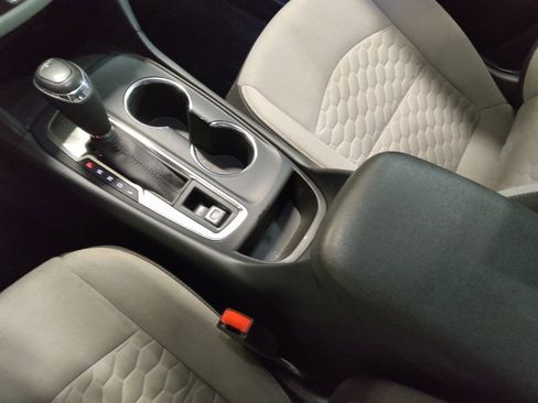 Used 2021 Chevrolet Equinox LS w/ LS Convenience Package FWD image 26