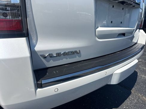 Used 2020 GMC Yukon Denali w/ Denali Ultimate Package AWD/4WD image 11