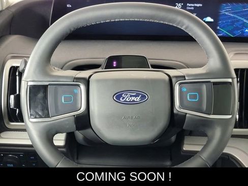 Used 2025 Ford Expedition Active image 31