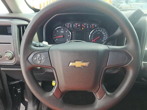 Used 2018 Chevrolet Silverado 1500 Custom w/ Custom Value Package RWD image 4