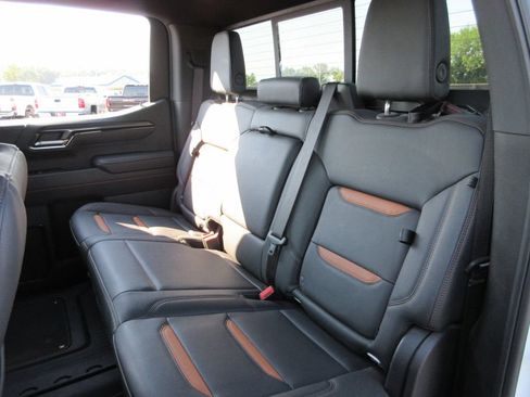 Certified 2025 GMC Sierra 1500 AT4 w/ AT4 Premium Package AWD/4WD image 21