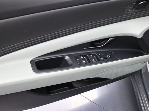 Certified 2025 Hyundai Elantra Limited image 13