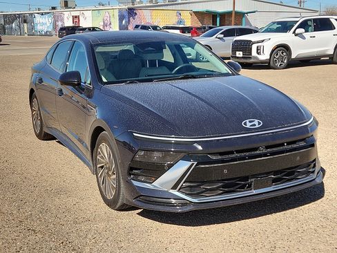 Used 2025 Hyundai Sonata Limited image 6