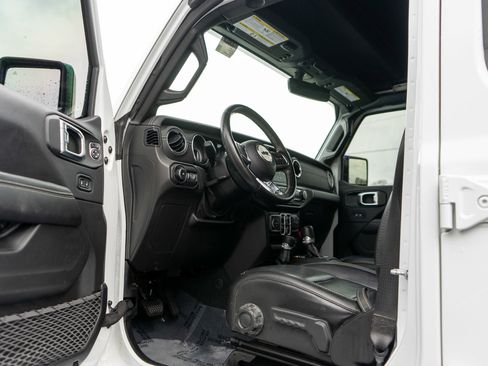 Used 2022 Jeep Wrangler Unlimited Sahara w/ LED Lighting Group image 16