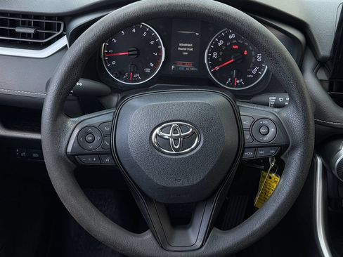 Used 2020 Toyota RAV4 LE FWD image 13