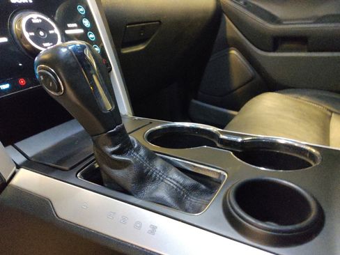 Used 2015 Ford Explorer Limited FWD image 26