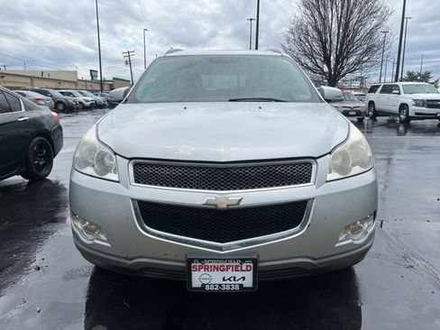 Used 2012 Chevrolet Traverse LT image 2